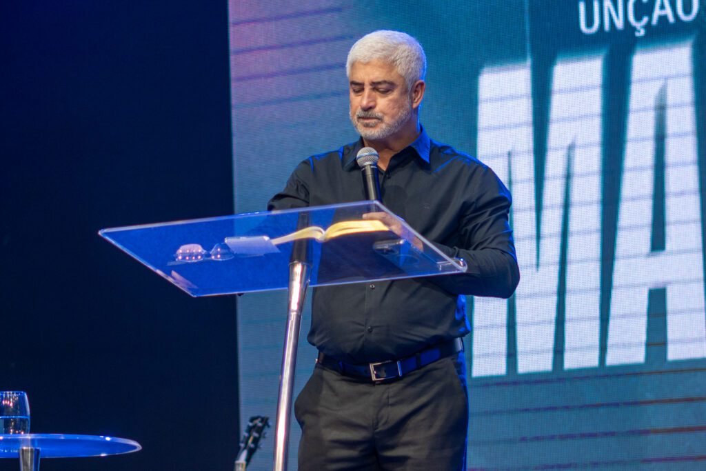 unção para quebra de maldições